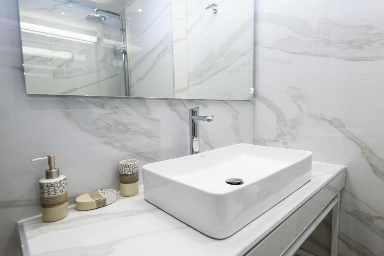 Apartament Crossroads Athens By Yha Zewnętrze zdjęcie